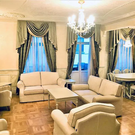 Royal Two Bedroom With Terrace & Jacuzzi Appartement Riga