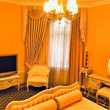 Royal Two Bedroom With Terrace & Jacuzzi Appartement *
